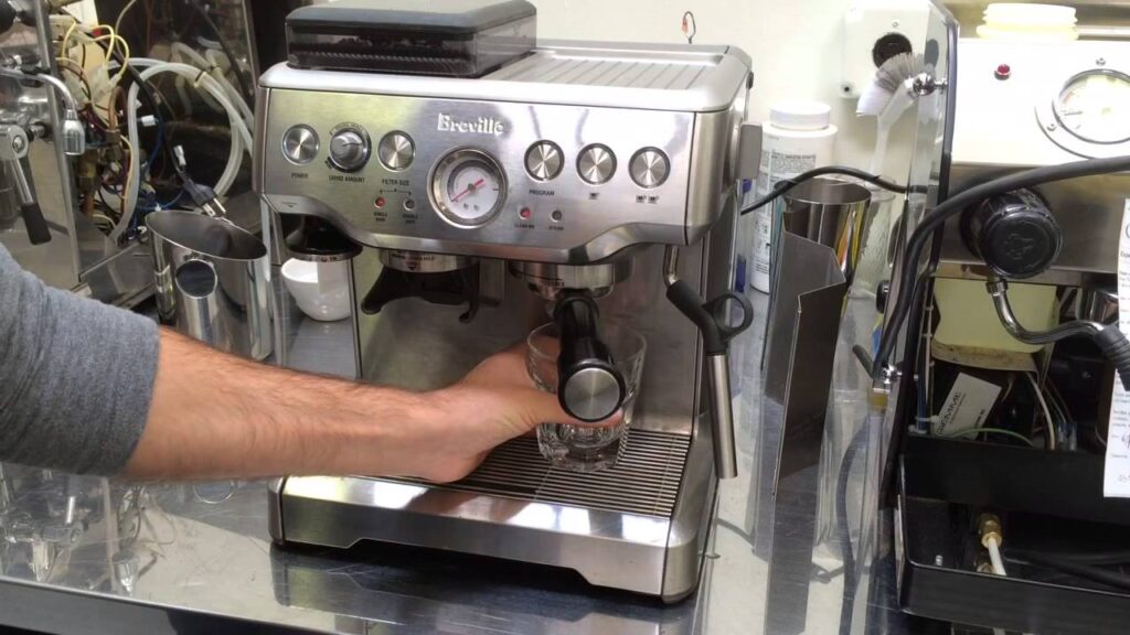 Cách làm sạch máy pha cà phê Breville BES860
